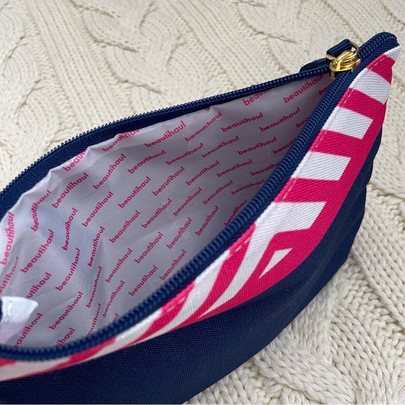 (Free w/ Bundle) The Cosmetics Company Store Makeup Pouch - Picture 6 of 6